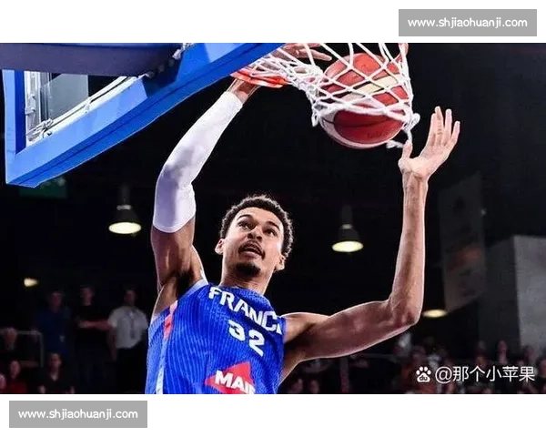 女版文班亚马横空出世!193cm 法国新星暴力扣篮,天赋碾压张子宇成未来统治级中锋 女版文班亚马横空出世!193cm 法国新星暴力扣篮,天赋碾压张子宇成未来统治级中锋