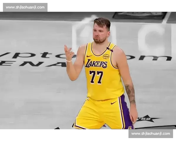 湖人 5 号位命脉系于艾顿:东契奇挡拆体系的终极考题 湖人 5 号位命脉系于艾顿:东契奇挡拆体系的终极考题