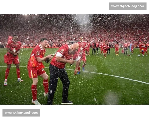 红军双赛日海报暗藏深意！范迪克镇场，萨拉赫携维尔茨点燃安菲尔德复仇之火